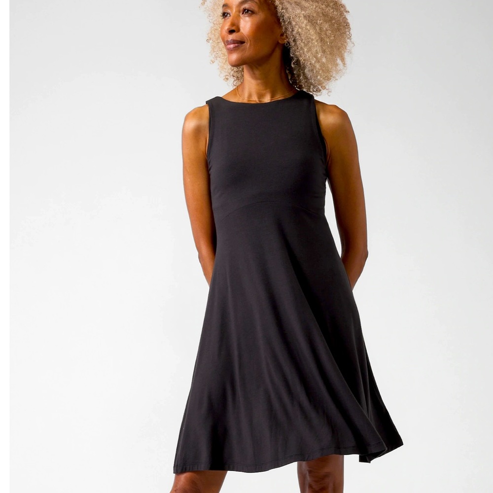 Women’s Athleta Black Santorini Thera Dress - Size Medium